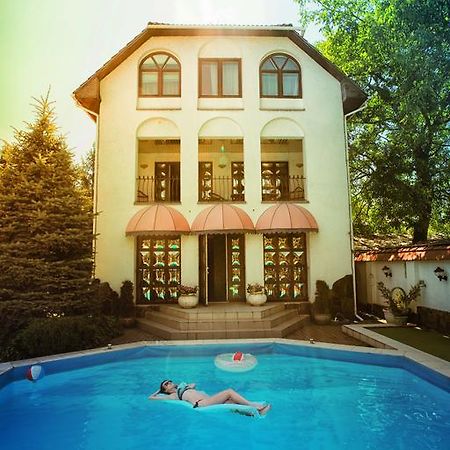 Eduard Hotel Ujgorod Dış mekan fotoğraf