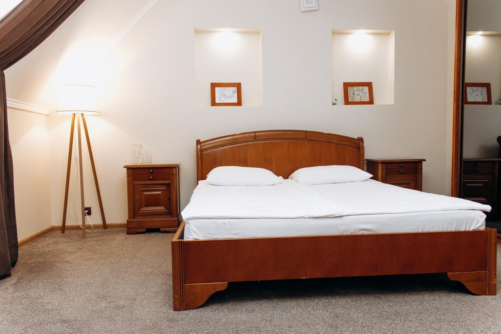 Eduard Hotel Ujgorod Dış mekan fotoğraf