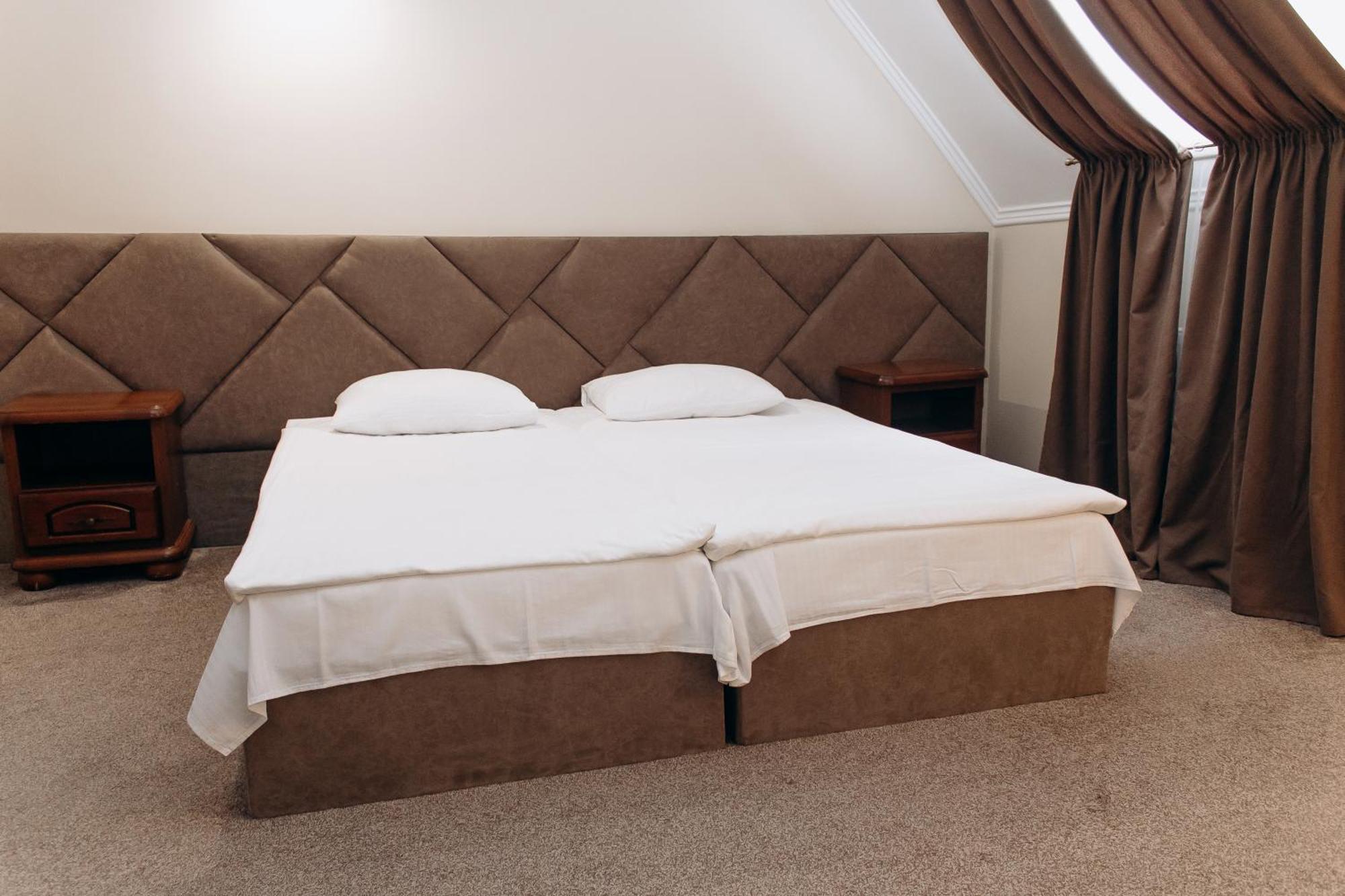 Eduard Hotel Ujgorod Dış mekan fotoğraf