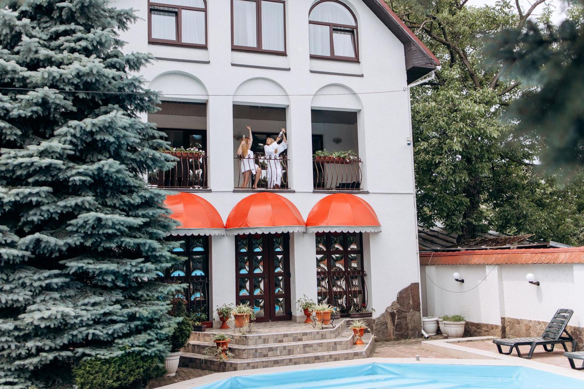 Eduard Hotel Ujgorod Dış mekan fotoğraf