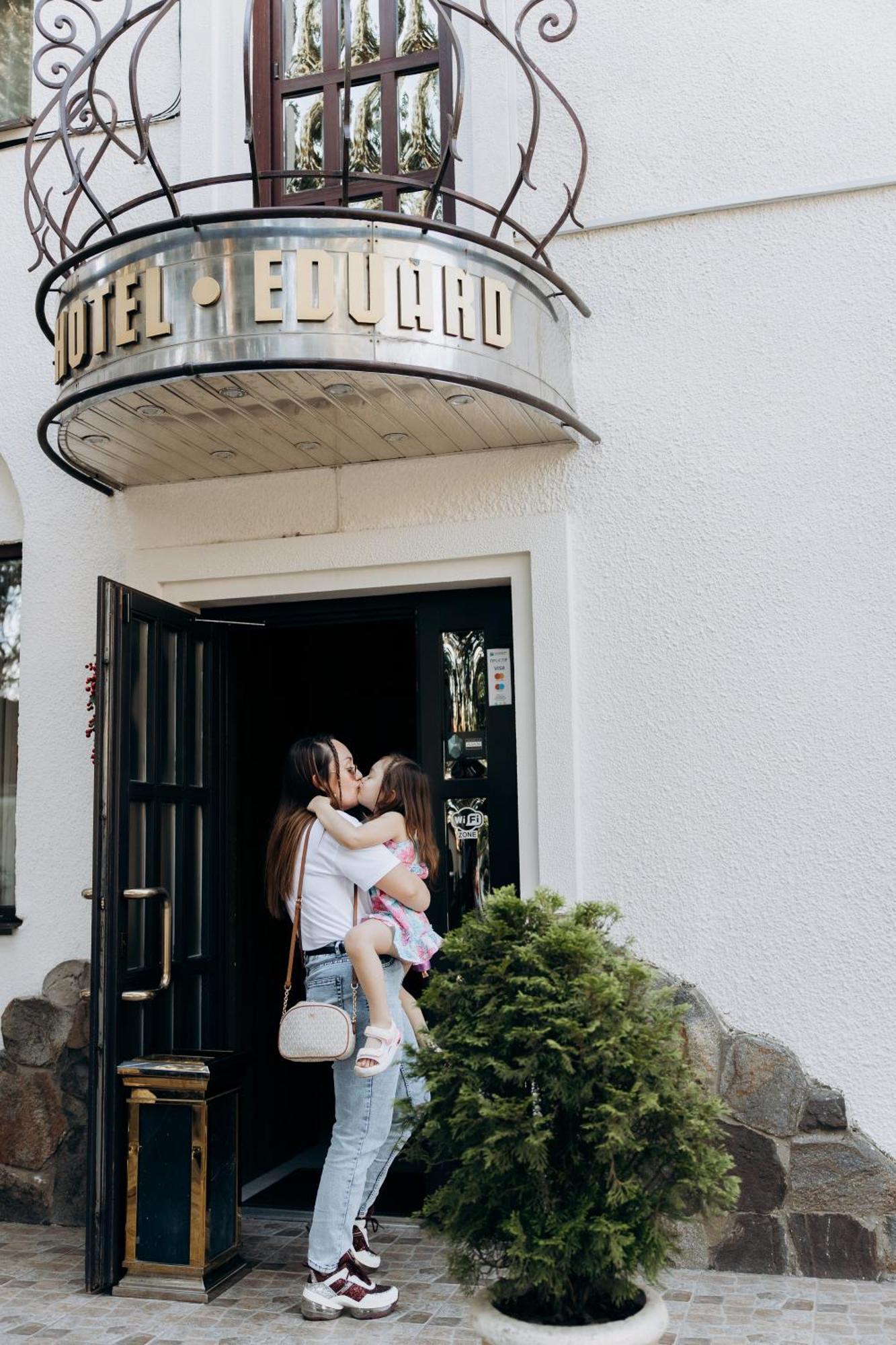Eduard Hotel Ujgorod Dış mekan fotoğraf
