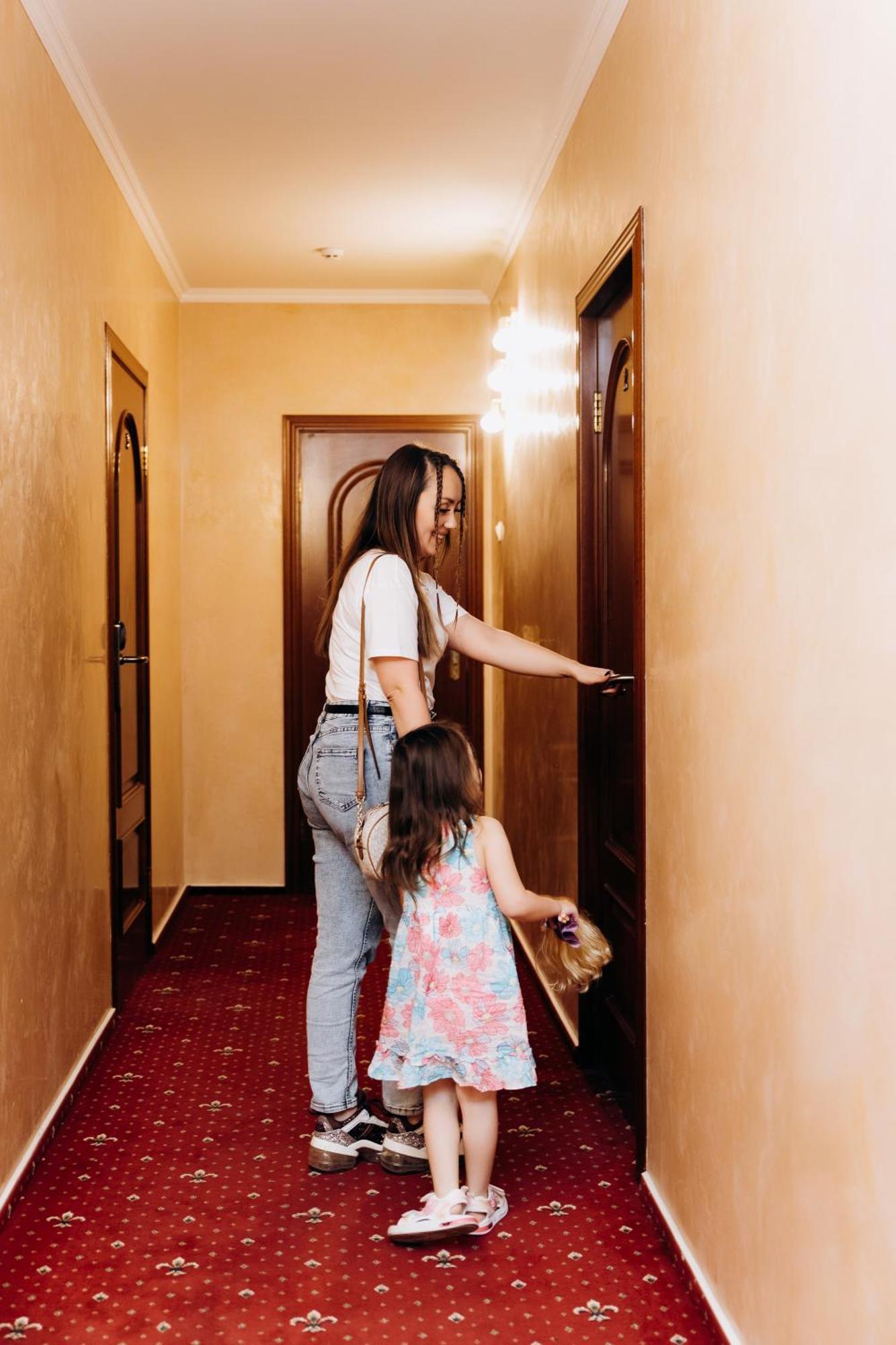 Eduard Hotel Ujgorod Dış mekan fotoğraf
